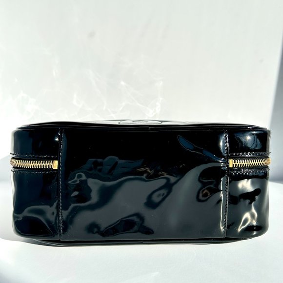 Chanel Timeless Zip Around Vanity Shoulder Bag - Picture 7 of 16